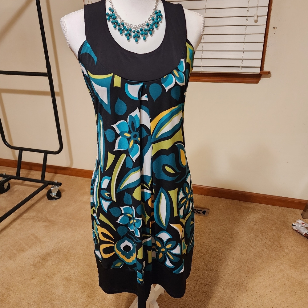 Ladies size 6 Enfocus Studio dress